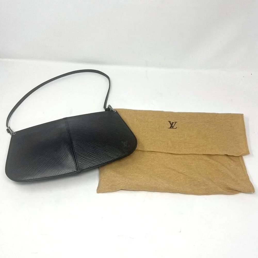 Louis‎ Vuitton Epi Demi Lune Shoulder Bag Black Y2K Vintage